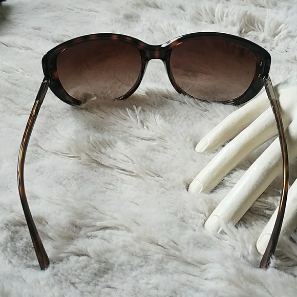 Authentic Prada sunglass EUC - Picture 7 of 7